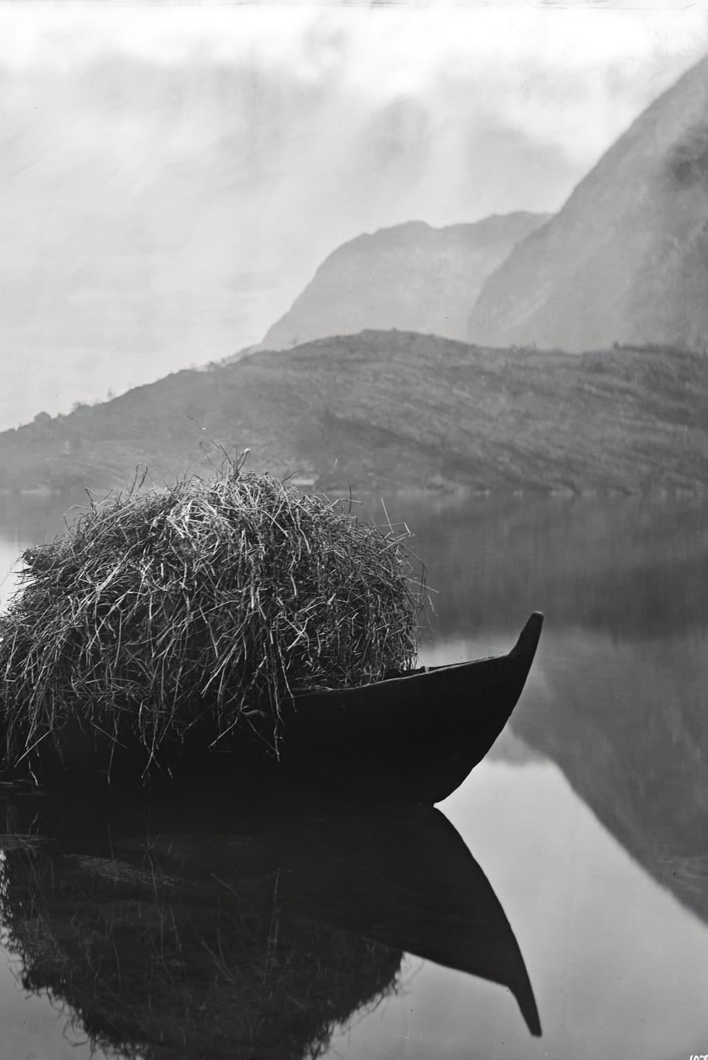 Knud Knudsen I 2015 er det 100 år sidan fotografen Knud Knudsen, frå Tokheim i Odda, døydde. Knudsen reiste land og strand rundt i perioden 1868-1915 og dokumenterte landet med sine kamera.