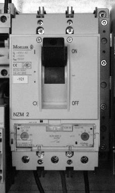 3 6 Installasjon Elektriske tilkoblinger (forts.) Nettilkobling MERK: Smelteapparatet må monteres permanent (permanent tilkobling av nettspenning).