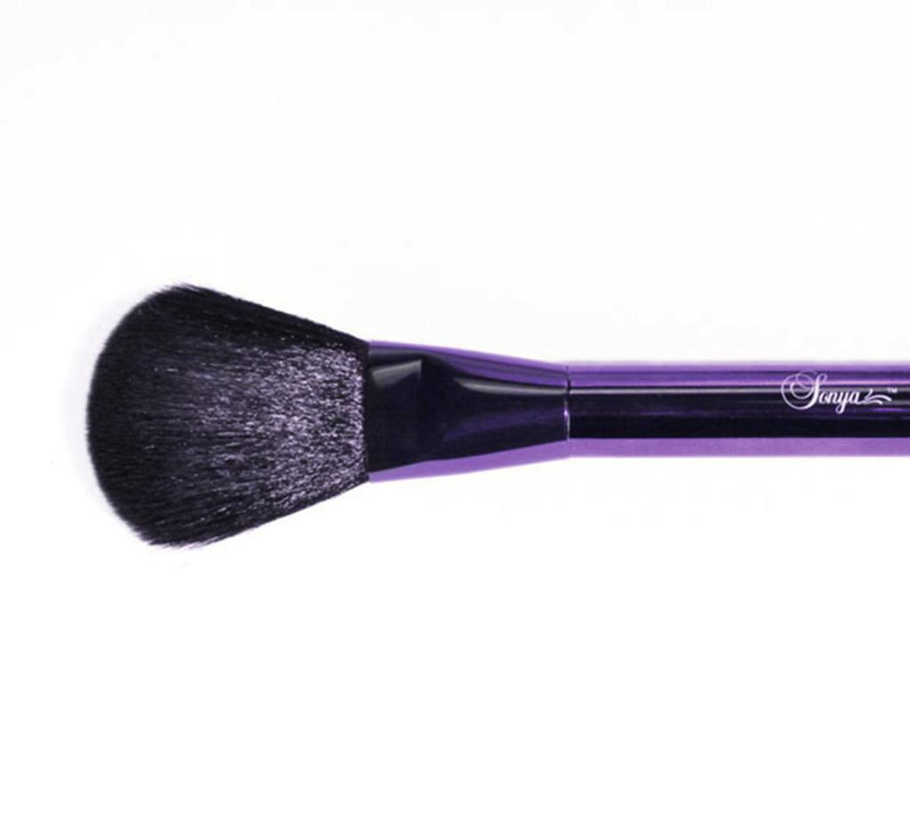 MAKEUP Flawless Kabuki Brush Mineral Makeup