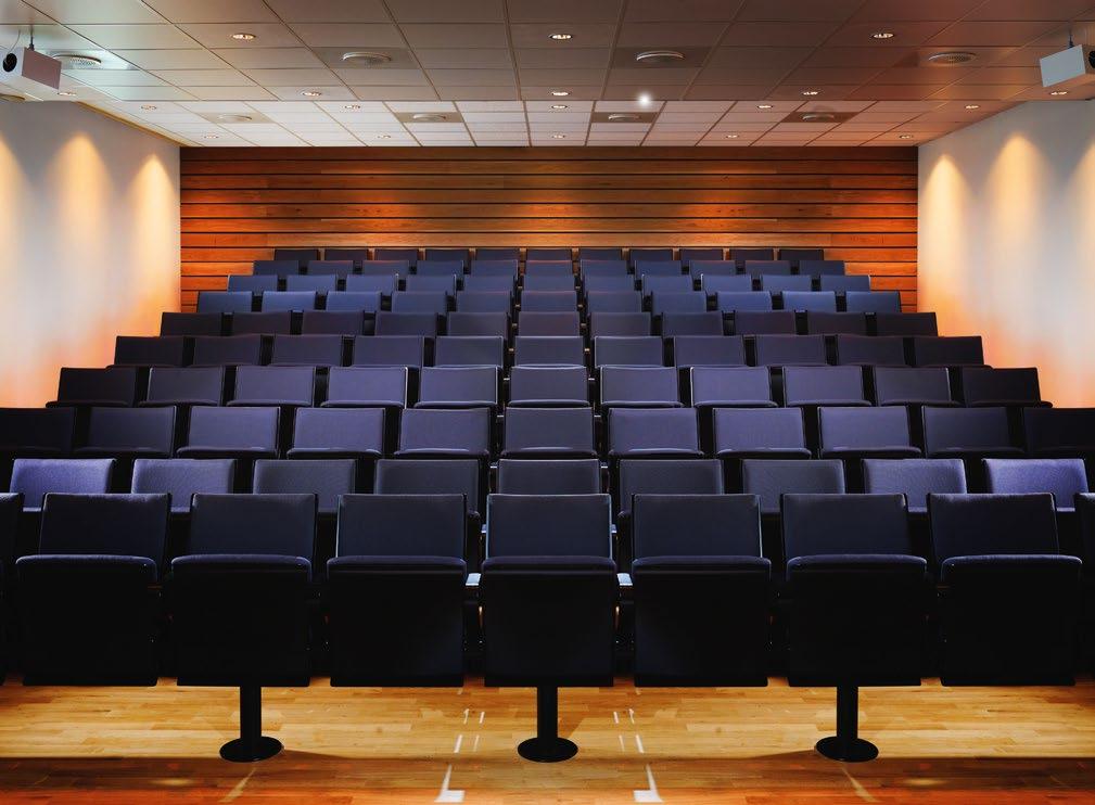 11 Standing ovation I denne stolen har mange analytikere sett oppmuntrende tall In these very seats, many analysts have received encouraging updates.