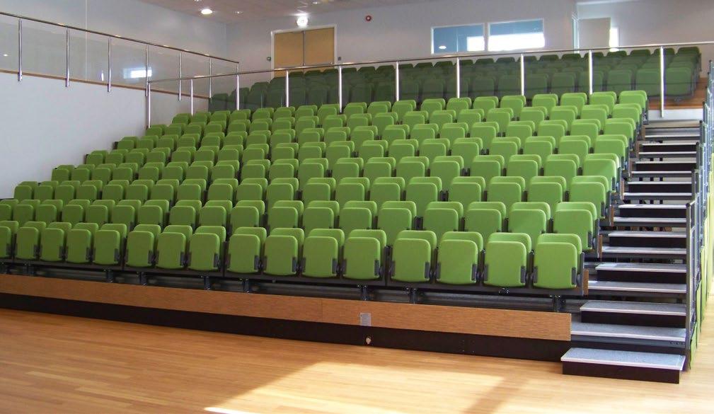 22 30 Standing ovation Teleskoptribuner til flerbrukssaler Retractable seating systems for multi-purpose venues