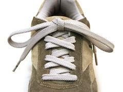 Det er vanligvis kø og ventetid på blokking. Skoene som skal blokkes kan dusjes med et spesialmiddel for å øke strekkevnen.
