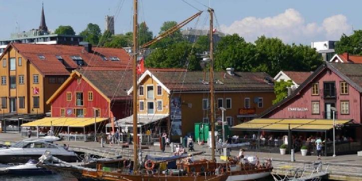 Tradisjonsrik flåtefiske i Lågen.