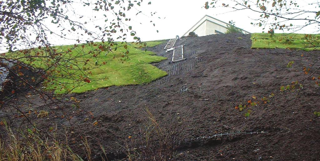 EROSJONSSIKRING Halm kokosmatter fra Greenfix Så til med egnet frøblanding Rulle ut mattene, festes med plugger