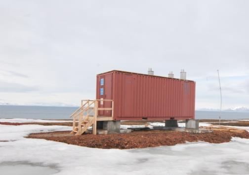 i terrenget. Disse installasjonene vil fortsatt være i funksjon og inngå i det geofysiske observatorium.