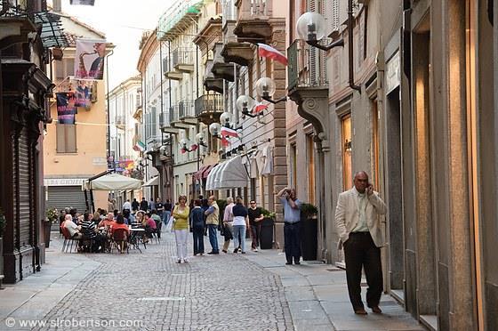 kystbyer. Herfra går turen til Piemonte, nærmere bestemt byen som fant opp slowfood, Bra.