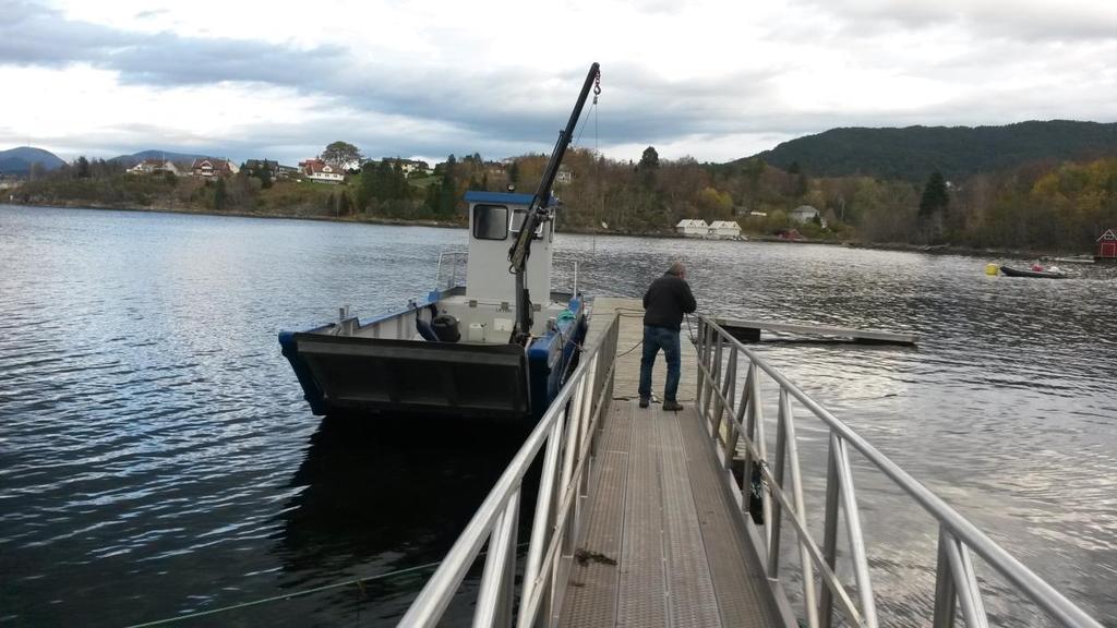 Friluftsrådet leiger to arbeidsbilar. Aktivitetsleiar disponerer den eine og driftsleiar den andre. Frå oktober 2015 leiger vi også ein Irus beitepussar som vi håper å få midlar til å kjøpe i 2016.