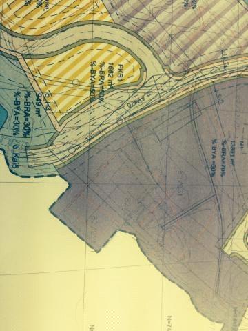 Matrikkel: Kommune: 1838 GILDESKÅL KOMMUNE Adresse: Sørarnøy, 8135 SØRARNØY Takstforum Nord A/S Pb. 1200, 8001 BODØ Telefon: 75 50 06 10 3.3 Beskrivelse av eiendommen 3.3.1 Eiendomsinformasjon Eiendomsbetegnelse: Almenningskai Sørarnøy Adkomst Adkomst til eiendommen fra offentlig vei.