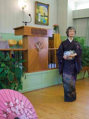 Setsuko har gått til danseundervisning siden hun var ei lita jente. Nå er hun 68 år. for over 30 år siden. Både Anniken og mannen hennes, Akira Mori (69), var med fra starten av.