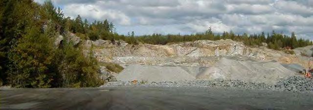 Anslått Bergartene er gneis, gneisgranitt og metgabbro