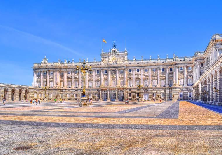 MADRID OG PALACIO REAL Madrids store kronjuvel er det praktfulle kongeslottet Palacio Real. Helt siden det 9. århundre har det stått et slott på den imponerende åskammen over elven Rio Manzanares.