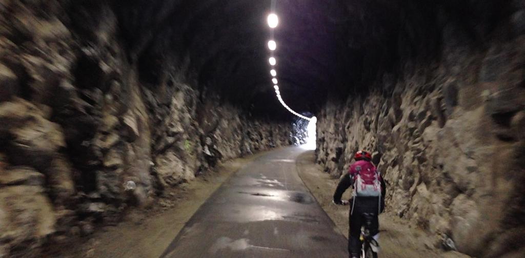 Foto: Marit Espeland Sykling i tunnel - utfordringer Separat gang- og