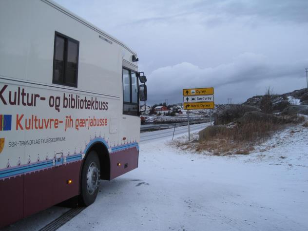 Kultur- og bibliotekbussen i ST Kultuvre-jïh gærjabusse Kultur- og bibliotekbussen i 12 kommuner i Sør- Trøndelag fylke; fra