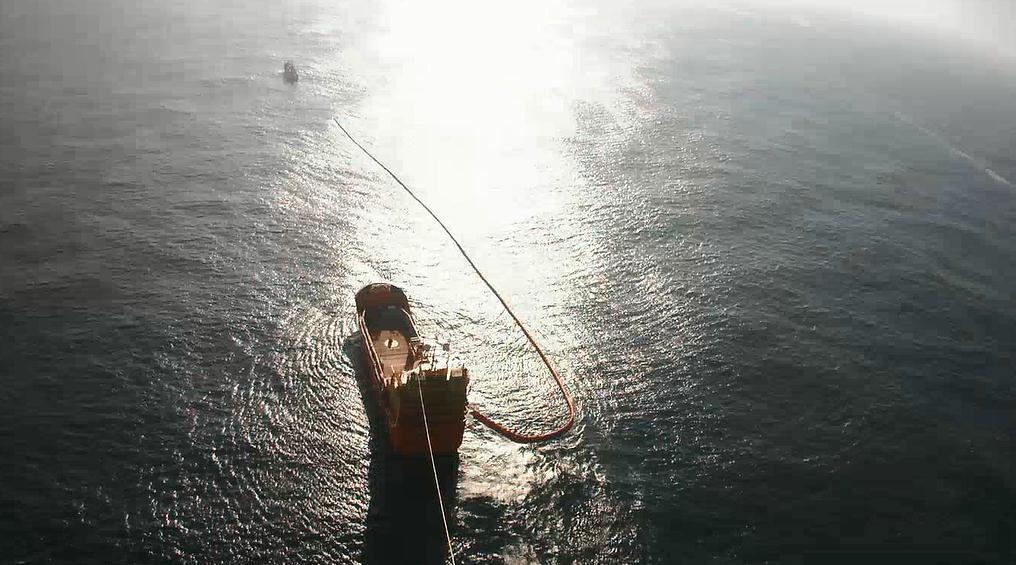 OceanEye observerer lenseformasjonen til Viking Lady og Sigla Kontrollert nødlanding i sjøen Klokken 12:20 observeres en vindøkning som gjør at alarmen for belasting (110 kg) utløses.