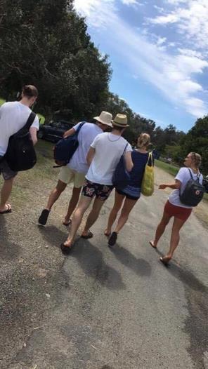 Byron Bay Noosa ligger et par timer nordover.