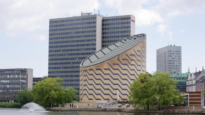 Tycho Brahe Planetarium (14.6 km) Ofte omtalt som Planetariet er Tycho Brahe Planetarium blidt samlingsstedet for alle som er interessert i universet, planetene og ikke minst romfart.