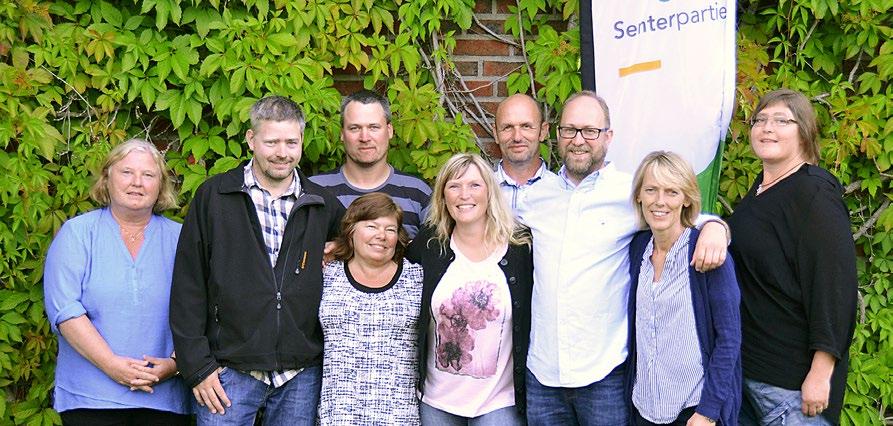 Fra venstre: Olaug Falkenberg, Thor Amund Halvorsrud, Jens Håkon Bjerke, Marianne Maugsten Røen, Sylvia Brandsrud, Thor Mauritzen, Sten Morten Henningsmoen, Tove Granli Foss og Liv Solberg.