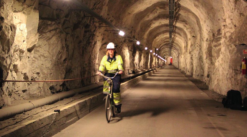 MIN ARBEIDSHVERDAG Fulgte drømmen Industrimekaniker Monica Yri tilbringer størstedelen av dagen inne i et fjell hvor hun sørger for at kraftproduksjonen ikke stopper opp.