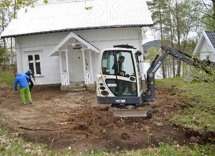 Blektjern har også fått egen dugnadsgruppe. I forbindelse med dronningbesøket ble det lagt ned en stor jobb på hytta. Hamborgstrømpaviljongen er ny og veldrevet med stabilt og godt tilsyn.