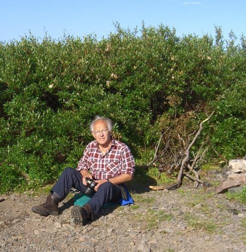 Æresmedlem i Naturvernforbundet Troms; Hans Kristian Eriksen Helge Stangnes som guide på tur under Ulstind Presse Det ble sendt følgende pressemeldinger 20