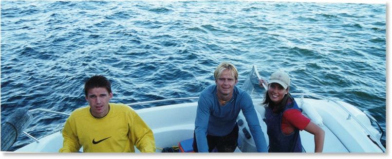 MIDDAGENE MED MONA OG DAGFINN Tor, Dagfinn og Mona på en av sine mange fisketurer i Oslofjorden. Det er en stor ære for meg å skulle skrive forordet til Dag nns bok nummer to.