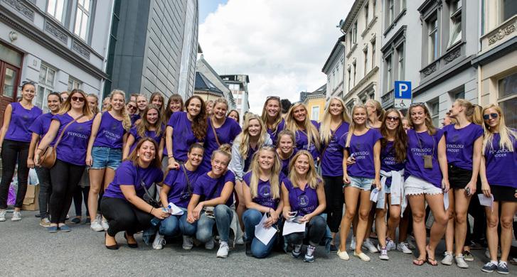 10. FADDERORDNINGA Sjølv om fadderveka ikkje tek til før i august, har ei stor gruppe studentar brukt heile våren på å planlegge eit program spekka med arrangement og opplevingar som skal gi deg ein