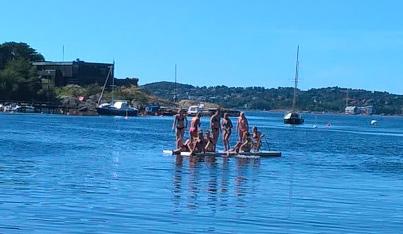 I 2016 var spillerne på treningsleir i Barcelona med innlagte kamper som ble en braksuksess både sportslig og sosialt. I år valgte vi å ha en ukes treningssamling hvor vi fløy over til Larvik.