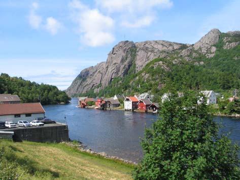 sannsynliggjøre om dette er murene til en bygdeborg eller ikke. Verdi vil derfor bli avklart etter KU prosessen. For øvrige deler av området er verdien liten. Verdi: Liten verdi. (NB!