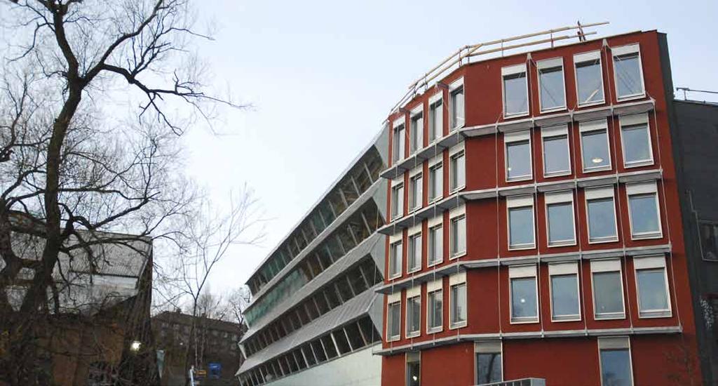 Tema: Hvordan skal vi bo og leve Oslo. De som har gått forbi huset, har nok lagt merke til den karakteristiske, taggete fasaden.