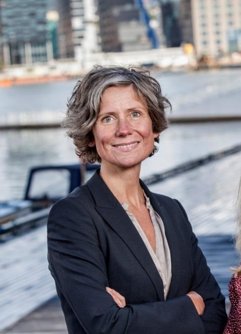 VIPPS så er det nytt år og nye muligheter Anne Helene Mortensen Administrerende direktør, DNB Næringsmegling 2016 er historie og det norske næringseiendomsmarkedet kan nok en gang skilte med rekorder