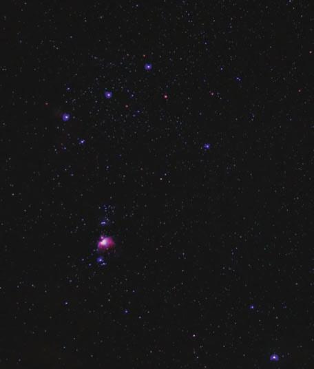EXIF: 4 sekunder / F3.5 / ISO 2500 / 24 mm Meteorsvermer Det er alltid en sjanse til å fotografere et sporadisk stjerneskudd, også kalt en meteor.