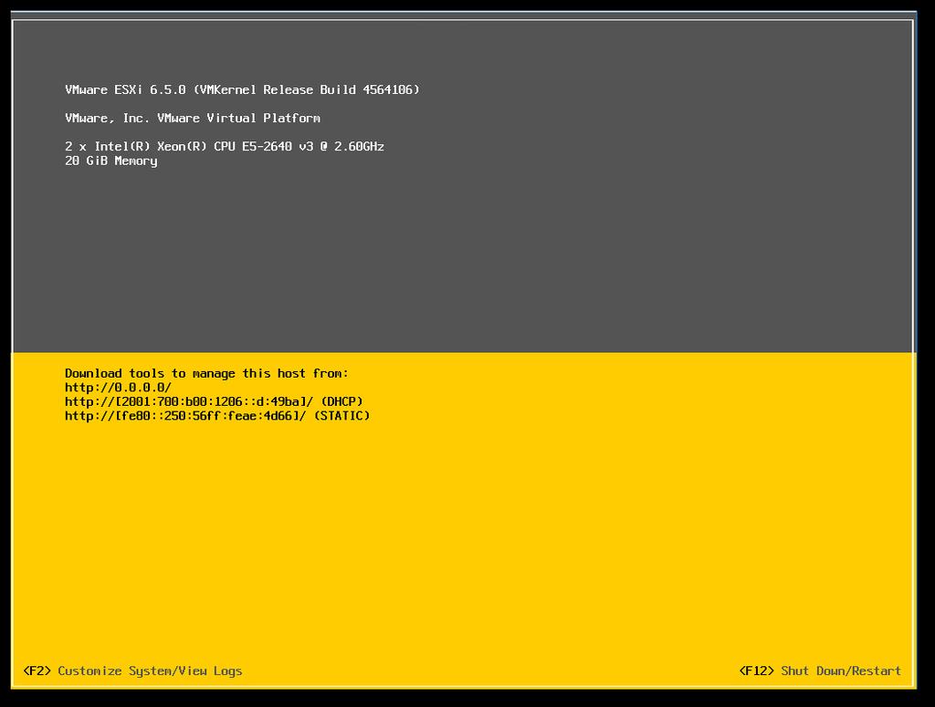 5. Konfigurering av ESXi Etter at installasjonen er ferdig og ESXi hosten har startet på nytt vil en bli møtt med skjermen som vises til venstre. Maskinen har nå enten fått en 0.