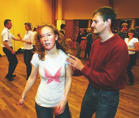 Lørdag 40 >>> Anne-Marie Nygaard (tekst) Roy Storvik (foto) Brodersen har danset i BUL en stund uten kona.