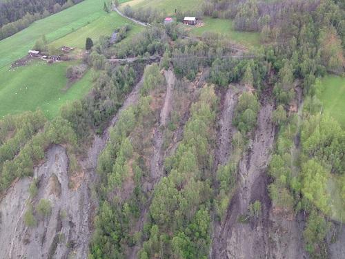 Dovrebanen, Kvam Mai 2013 Lokale veier og