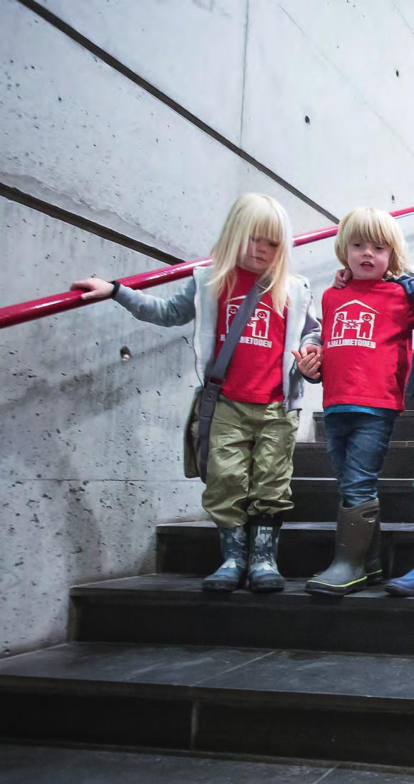 Fotoreportasjen Foto: WERNER JUVIK Tekst: SIDSEL HJELME Knapper, korker