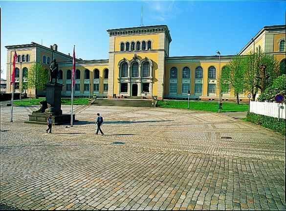 Historikk forts. Bergen museum 5 Kunnskapsdepartementet I et historisk perspektiv bør også Universitet i Bergen nevnes.