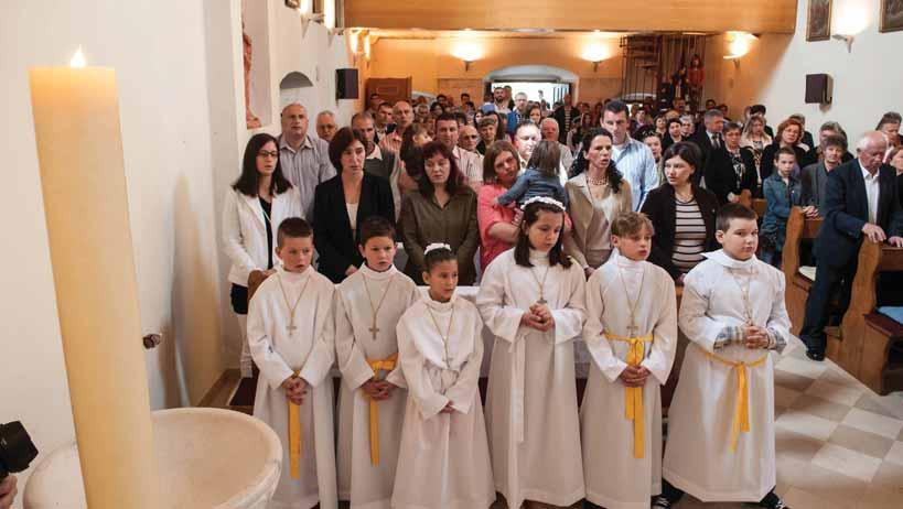 PRVOPRIČESNICI: GABRIJEL JUKIĆ majka Anita, otac Marinko IVAN MARIĆ majka Katija, otac Toni MIJA DŽAPO majka