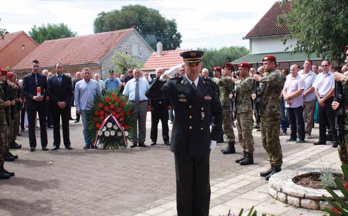 Promini nešto radilo, a kad se bude radilo onda će se moći i živjeti.