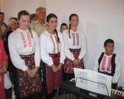 Provincijal fra Joško Kodžoman propovijeda Andreja Bronić, Tihana Budanko, Martina Kardov i Magdalena