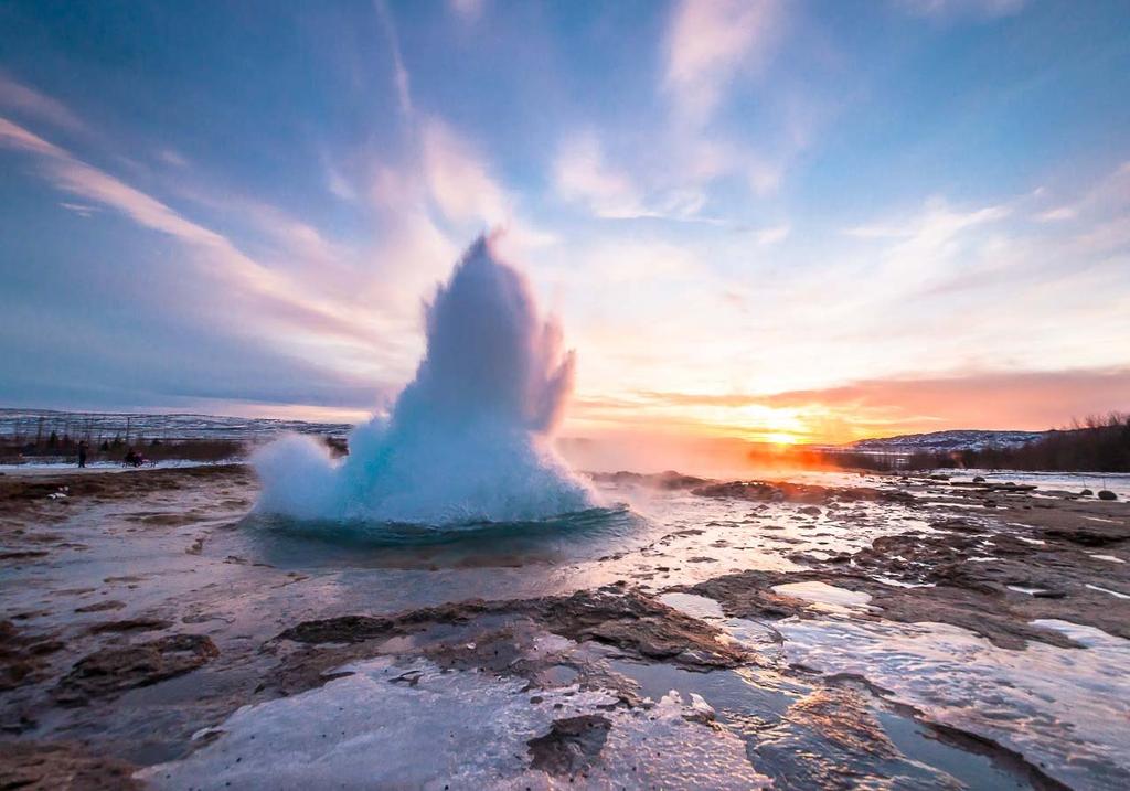 ISLAND - LAGUNE OG GEYSIR Bli med for å oppleve Islands skatter.