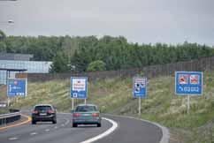 no 1 VG-Gjerdeholder montert på det meget stabile VarioGuard rekkverket danner et solid fundament for ES-Anleggsgjerde. En plassbesparende Alt-i-ett løsning.