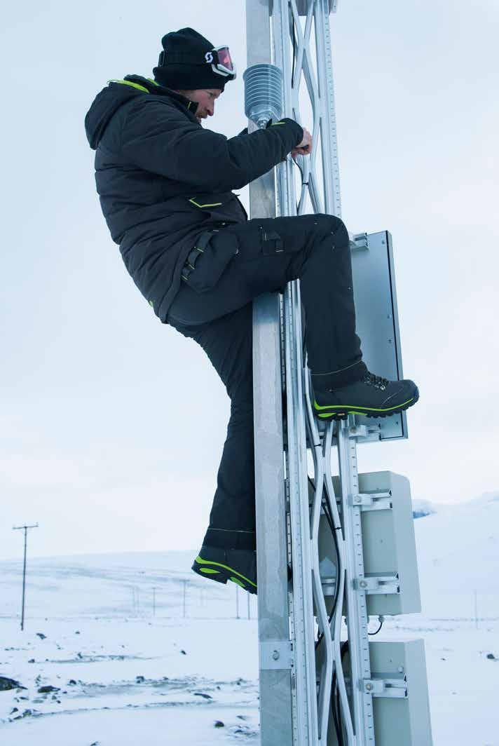 HELLY HANSEN WORKWEAR 2017 Vibram health & safety soles I over 70 år har det umiskjennelige gule åttekantede merket, kjent over hele verden, vært symbolet på et firma som står for kvalitet, ytelse,