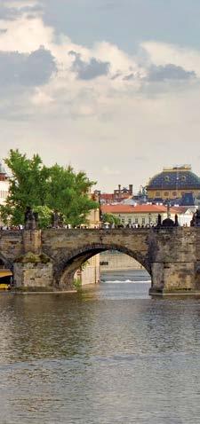 broer De forskjellige bydelene i Praha er bundet sammen av flere broer, hvorav den 520 meter lange Karlsbroen nok er den mest kjente.