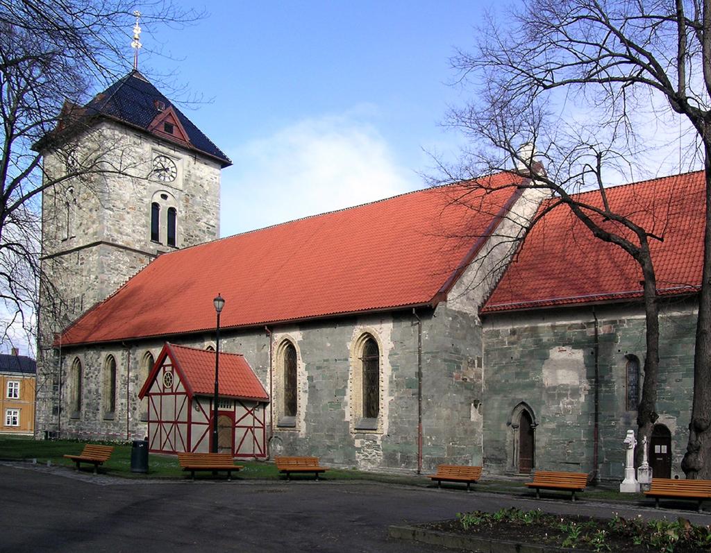 Kirkemusikk Etter fullført kirkemusikkstudium blir du i tillegg til bachelor i utøvende musikk også godkjent som kirkemusiker (kantor) i Den norske kirke.