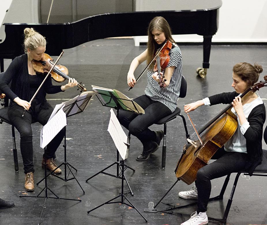 INSPIRER MOTIVER ENGASJER Foto: Kim Ramberghaug Om utøvende musikk Utøvende utdanning har ca. 160 studieplasser (bachelor og master) og holder til i Olavskvartalet midt i Trondheim sentrum.