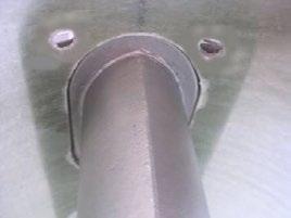 . Forhåndsboring lle punkter markert med O må forhåndsbores med Ø 2,0 mm (/6 ) bor. Merk først av punktet med en dor. (Fig.) 4. Hull for thruster brakettens festebolter.