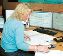 Ida Bøe and Bjørn Kristian Bakka are looking forward to a career in Traffic Management. Photo: Sindre Ånonsen Nina Løvdal at work in the new Trondheim traffic control centre, opened 22 May 2006.