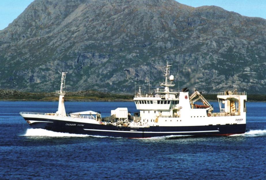 CAZADOR (H-97-AV) på Helgelandskysten 20/9-2004.