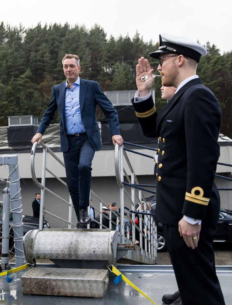LEDELSE 6 FRA SOLDAT I HV TIL FORSVARSMINISTER Norges nye forsvarsminister kommer fra Båtsfjord i Finnmark og har lang erfaring som soldat i Heimevernet.