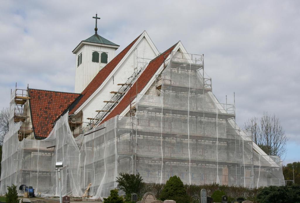 Frogner kirke Malermester Jens Petter Lunde a.s. fikk oppdraget med å kalke kirken utvendig.